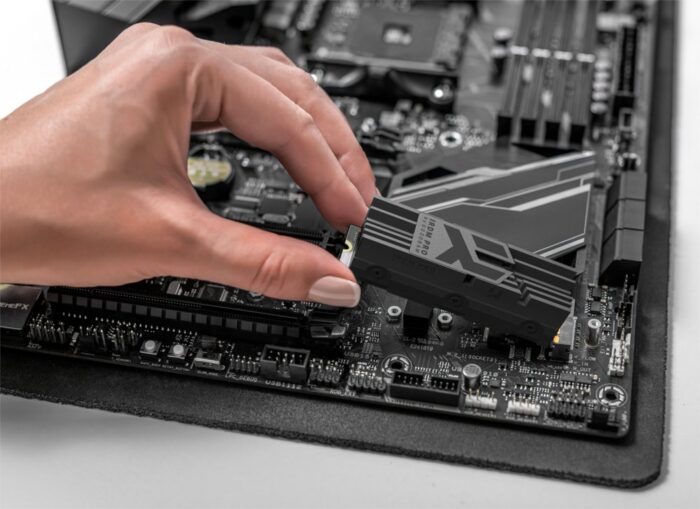 Goodram IRDM PRO | 1TB NVMe SSD | M.2 Gen4 | 7.000MB/s Lezen | 6.850MB/s Schrijven | Heatsink - Afbeelding 8