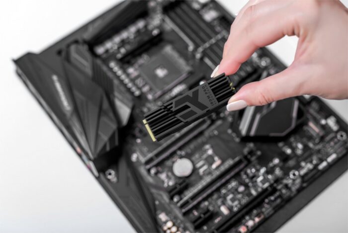 Goodram IRDM PRO | 2TB NVMe SSD | M.2 Gen4 | 7.000MB/s Lezen | 6.850MB/s Schrijven | Heatsink - Afbeelding 6